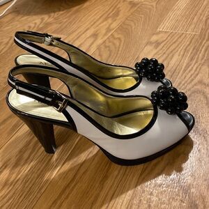 AK Anne Klein Akemani Ivory Black Beaded Slingback Peep Toe Heels (Size 9)